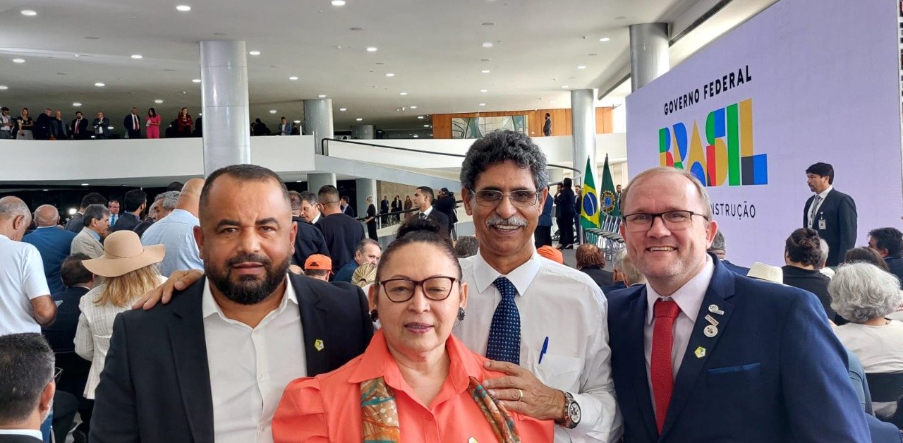 PROIFES-Federação participa de encontro com o presidente Lula, MT e centrais sindicais