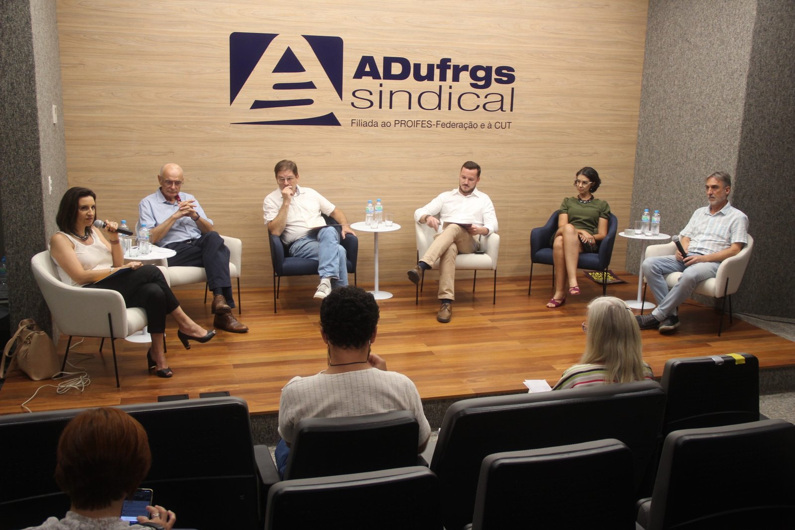 O papel dos professores da educação pública na reconstrução do Brasil