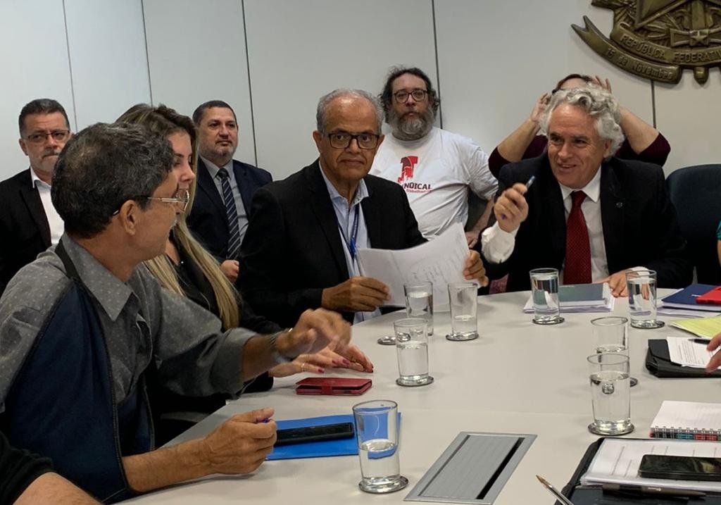 Reajuste salarial: Governo realiza primeira reunião da Mesa Nacional de Negociação