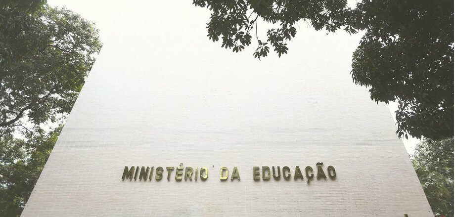 MEC estuda retomar programa voltado para profissionais da educação