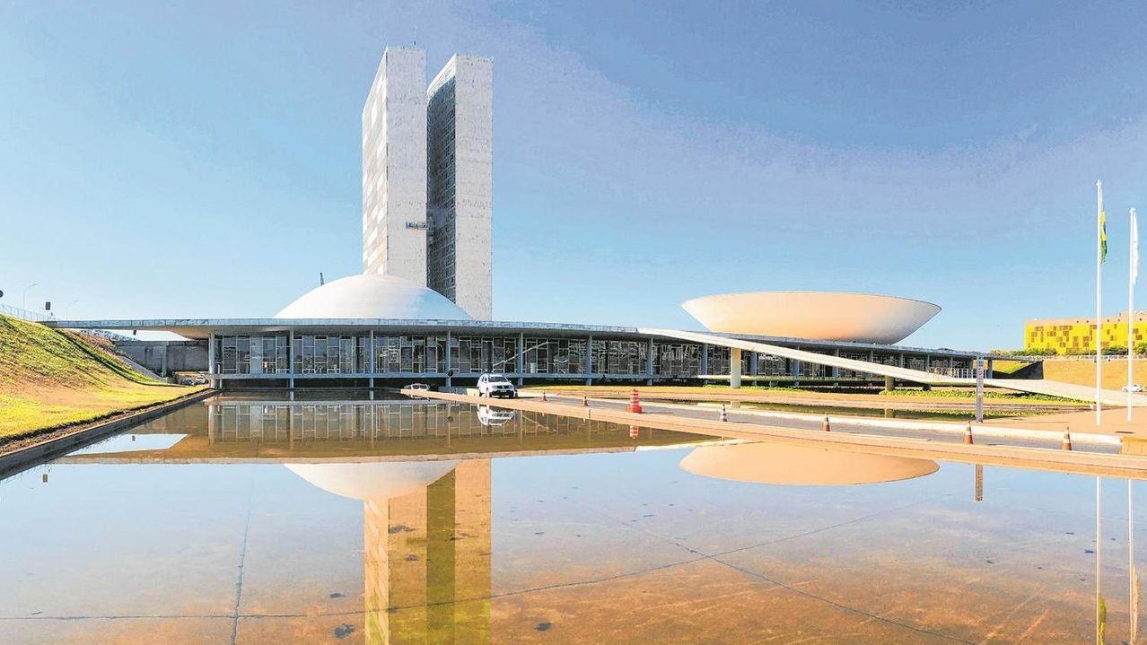 Comparação entre o déficit do governo e defasagem salarial do servidor federal