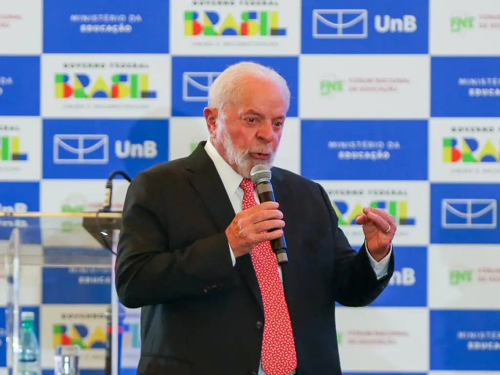 “Qualquer dinheiro para a educação tem que ter a rubrica de investimento, e não de gasto”, diz Lula na Conae 2024