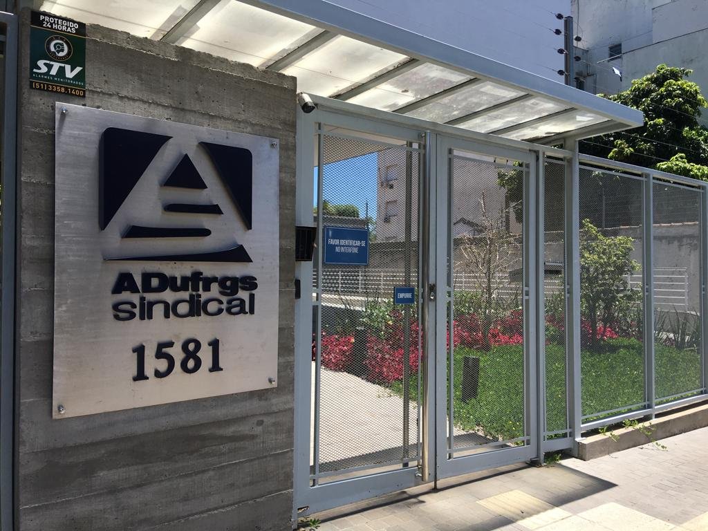 ADUFRGS-Sindical busca apoio de agentes financeiros para ajudar filiadas e filiados atingidos pelas enchentes no RS