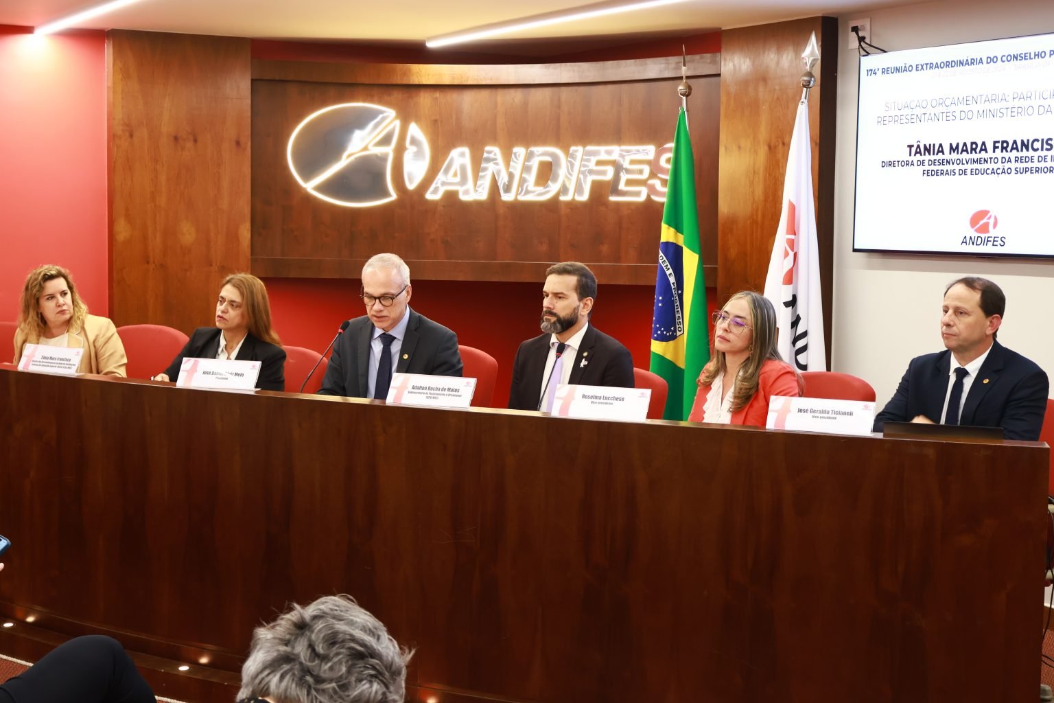 MEC apresenta dotação orçamentária de R$ 6,575 bilhões para universidades federais em 2025