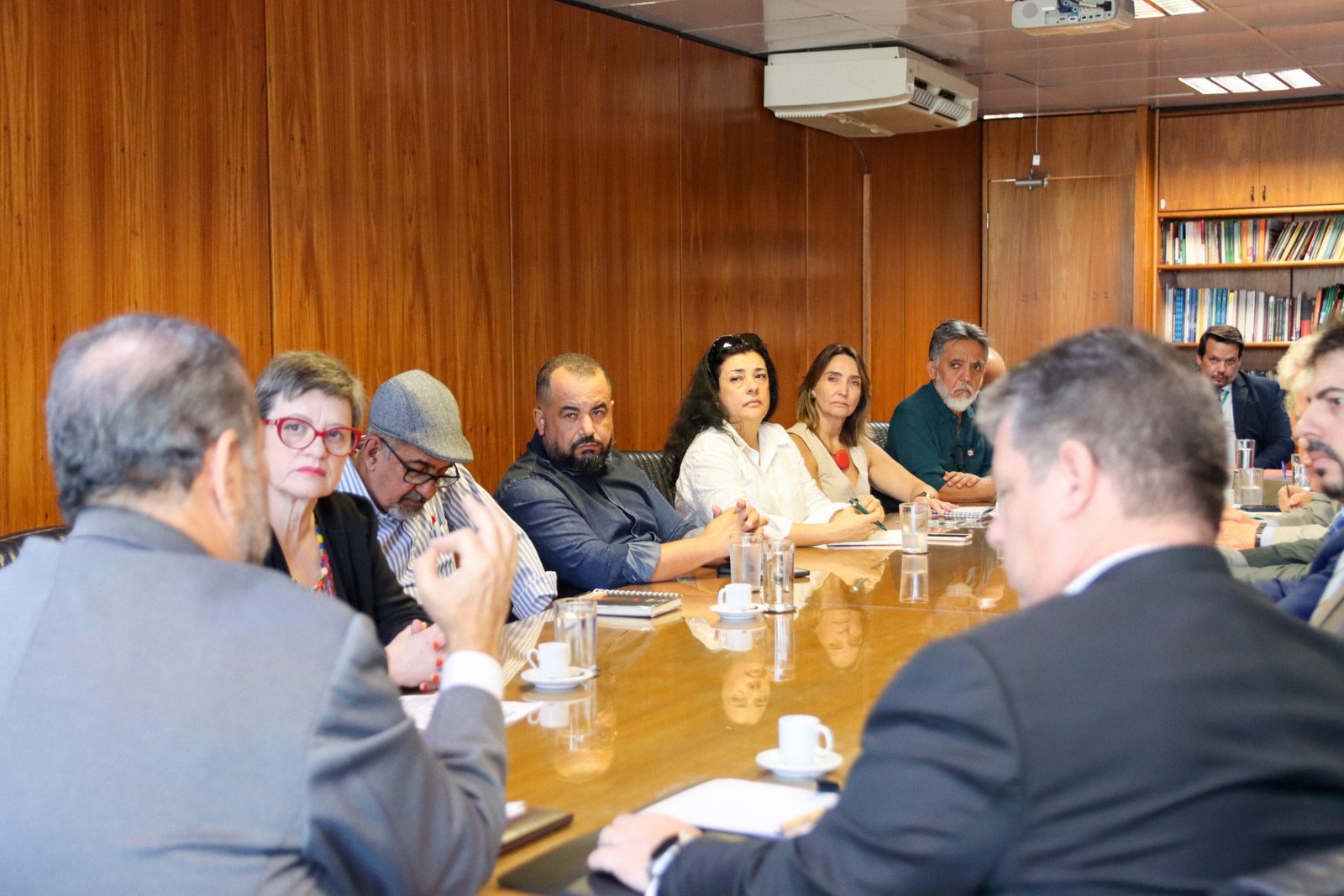 PROIFES-Federação se reúne com Ministro da Previdência, Carlos Lupi
