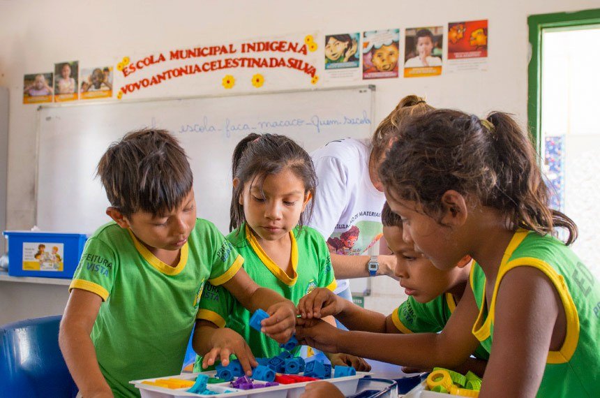 CE debate Plano Nacional de Educação com indígenas, negros e quilombolas