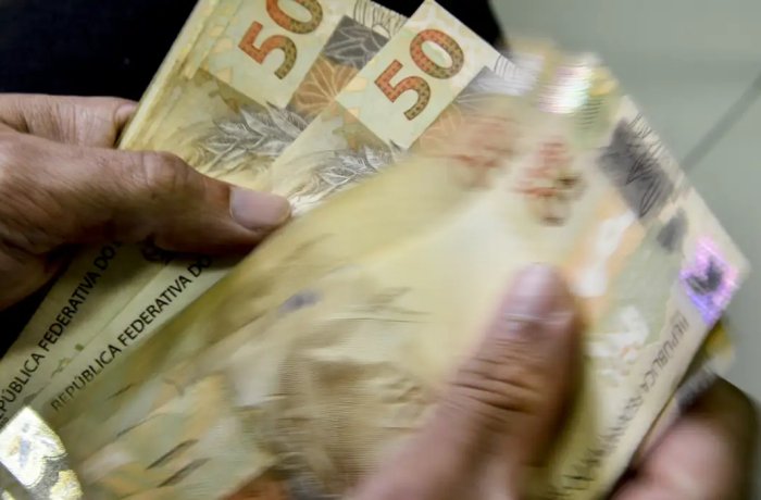 Comissão aprova projeto que prioriza pagamento de salário de servidores públicos