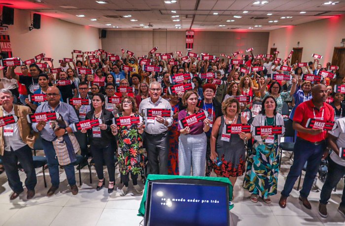Painel debate politicas educativas para fortalecimento da docência