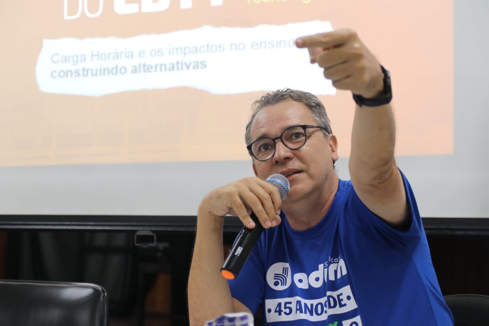 Carga horária mínima para docentes do EBTT é discutida em seminário