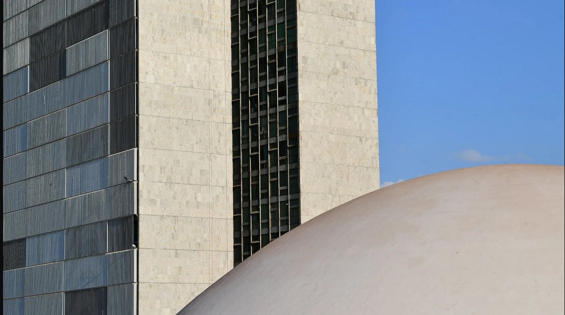 Governo vai publicar MP com reajuste para servidores a partir de janeiro