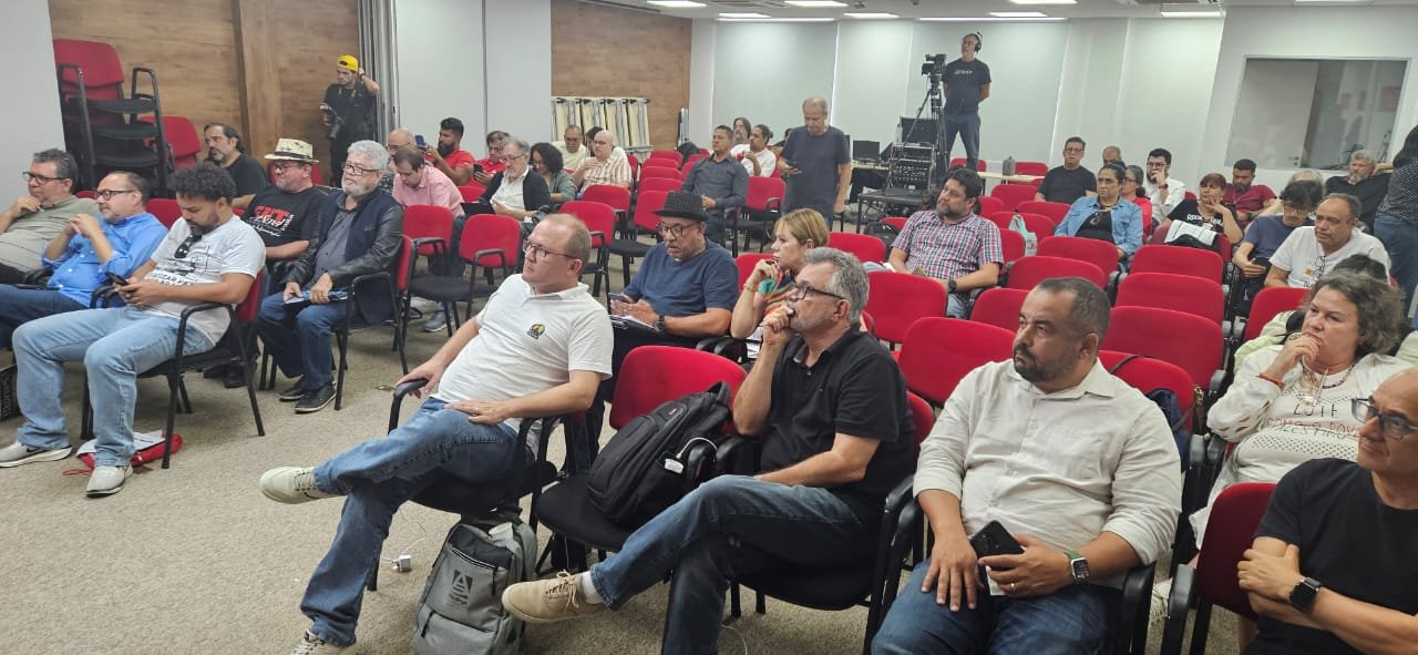 PROIFES-Federação participa de reunião da direção da CUT em São Paulo
