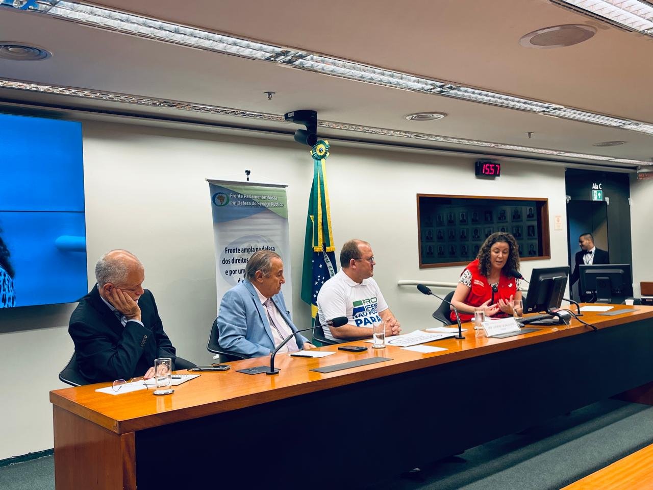PROIFES participa de reunião da Frente Parlamentar e reforça defesa do serviço público
