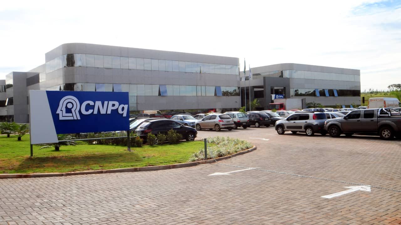 Nota: PROIFES-Federação reforça luta por orçamento adequado para o CNPq e o setor científico em 2025