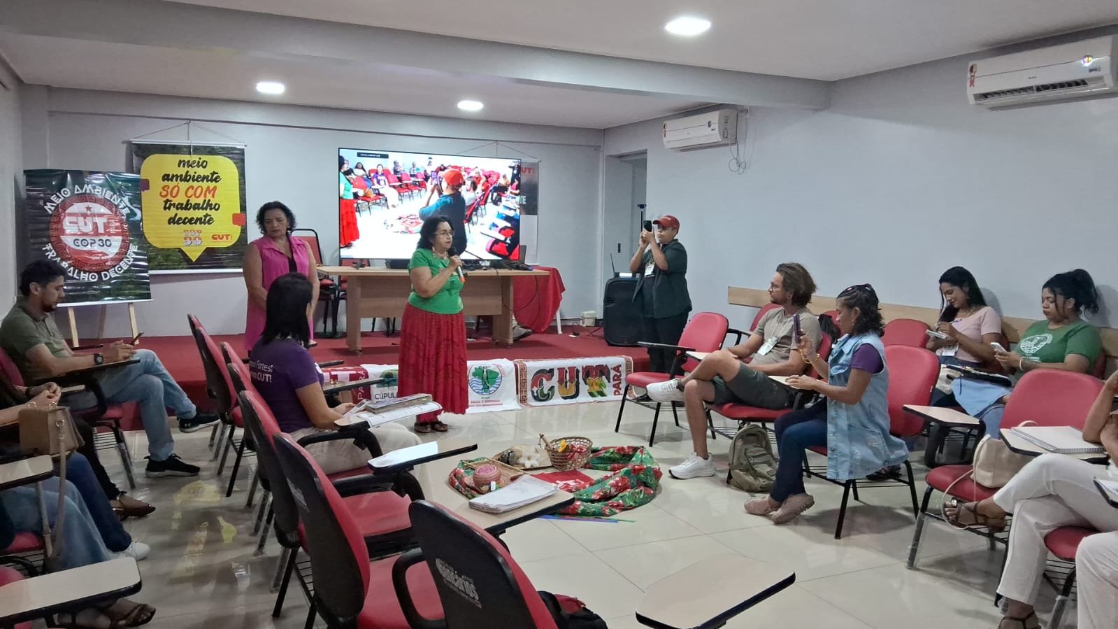 PROIFES participa da Escutatória CUT Pará sobre COP 30 e trabalho decente