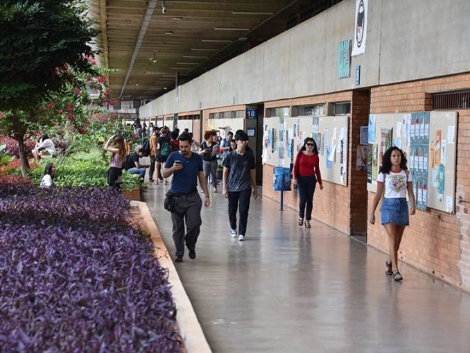 Recomposição alivia crise, mas universidades ainda carecem de base sólida, dizem SBPC e ABC