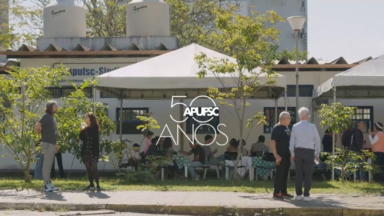VÍDEO: Apufsc-Sindical celebra 50 anos com resgate da história docente