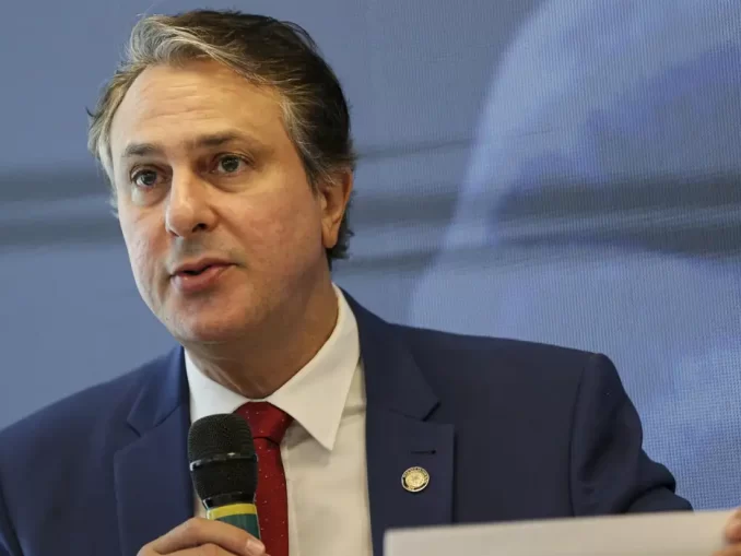 Camilo Santana rejeita cortes, defende ampliar gastos com educação e cobra Congresso