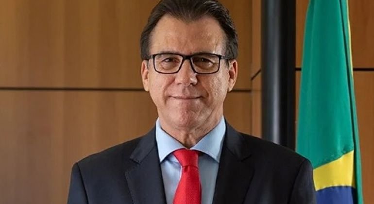 Adufg-Sindicato sedia debate com o ministro Luiz Marinho sobre redução da escala 6×1