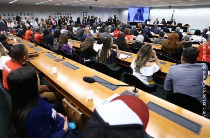 Reforma administrativa é ameaça à educação pública e porta aberta à privatização