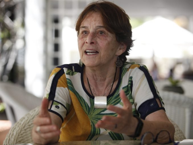 Política brasileira não enxerga ciência como solução, diz pesquisadora