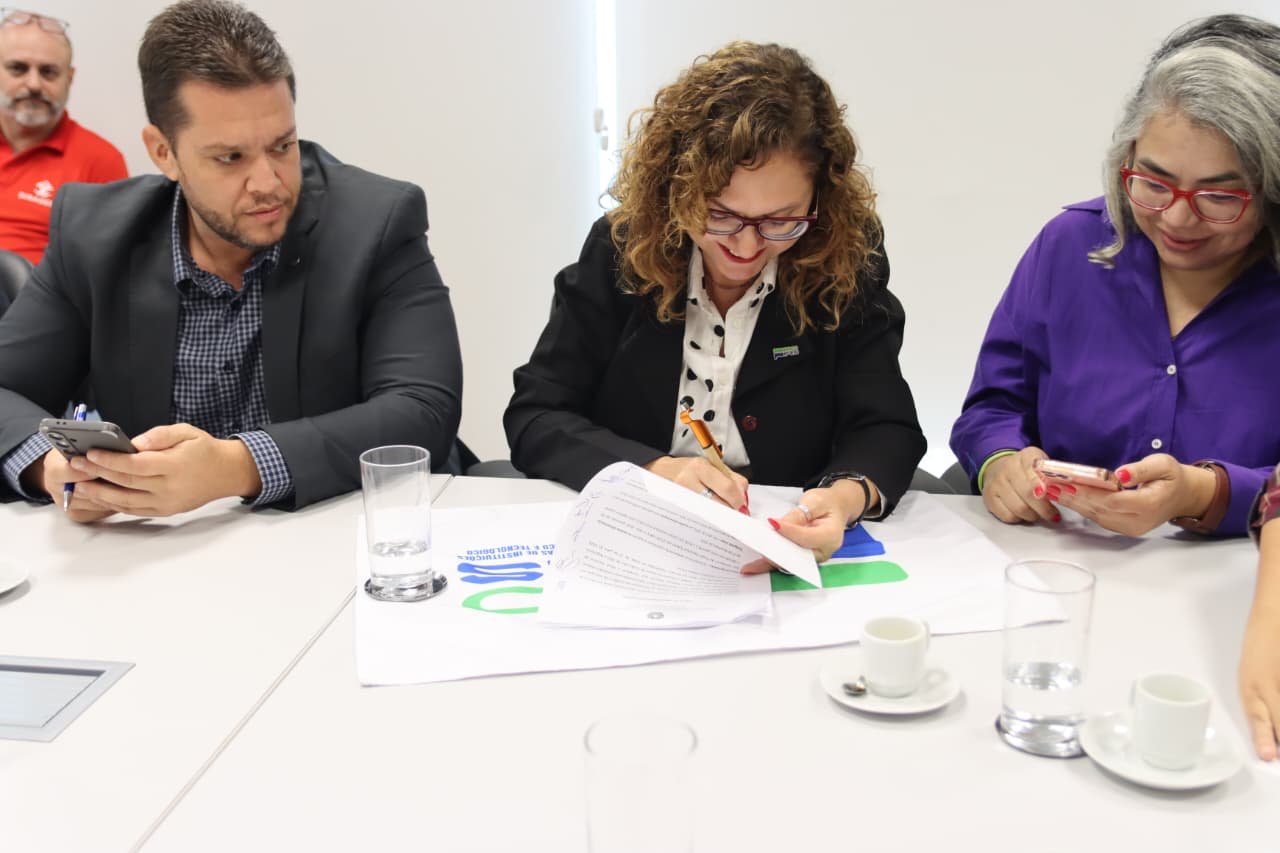 Diretora do PROIFES-Federação atualiza sobre os reajustes nos benefícios da categoria, em âmbito federal