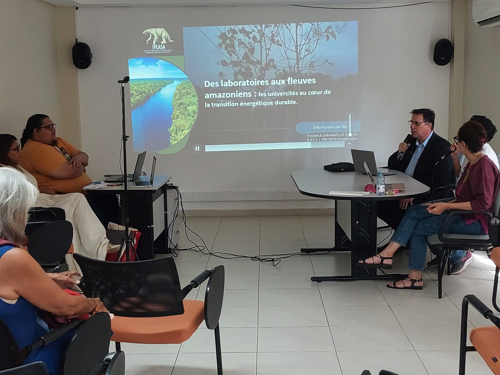 Diretor do PROIFES-Federação participa de debate sobre Moeda Mundial Solidária para o clima em encontro internacional da COP30