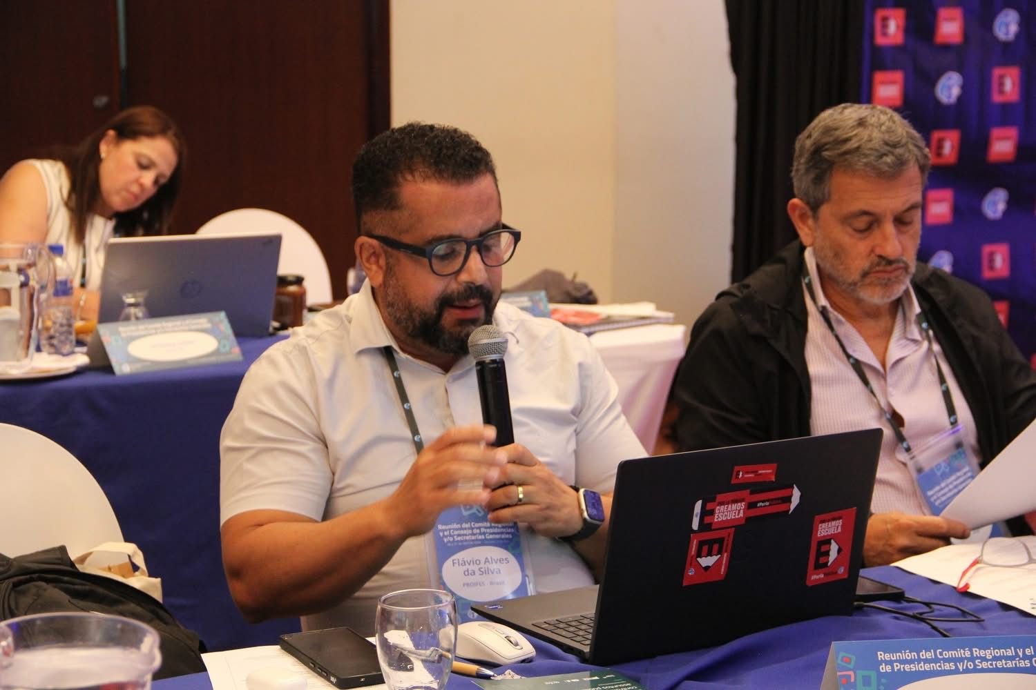 PROIFES destaca cenário político brasileiro, defesa da democracia e autonomia sindical, em Reunião da IEAL