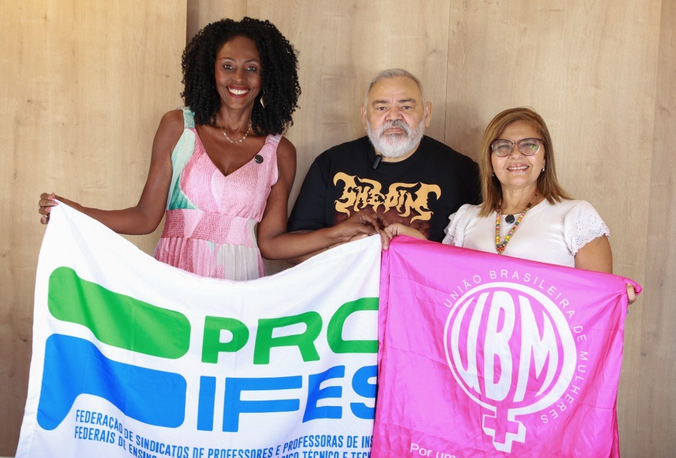 PROIFES dialoga com movimento de mulheres por aprovação de lei que equipara misoginia ao racismo