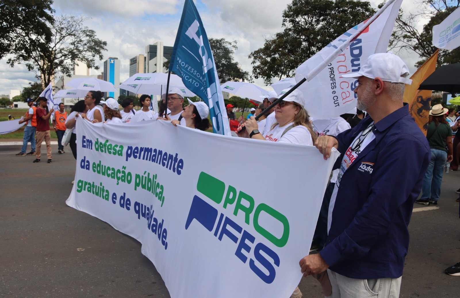 PL que regulamenta a representação sindical no setor público tem pedido de urgência na Câmara