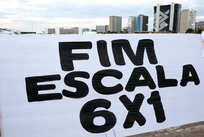 Com campanha nacional e pressão popular, “Fim da Escala 6×1” tem previsão de votação na Câmara