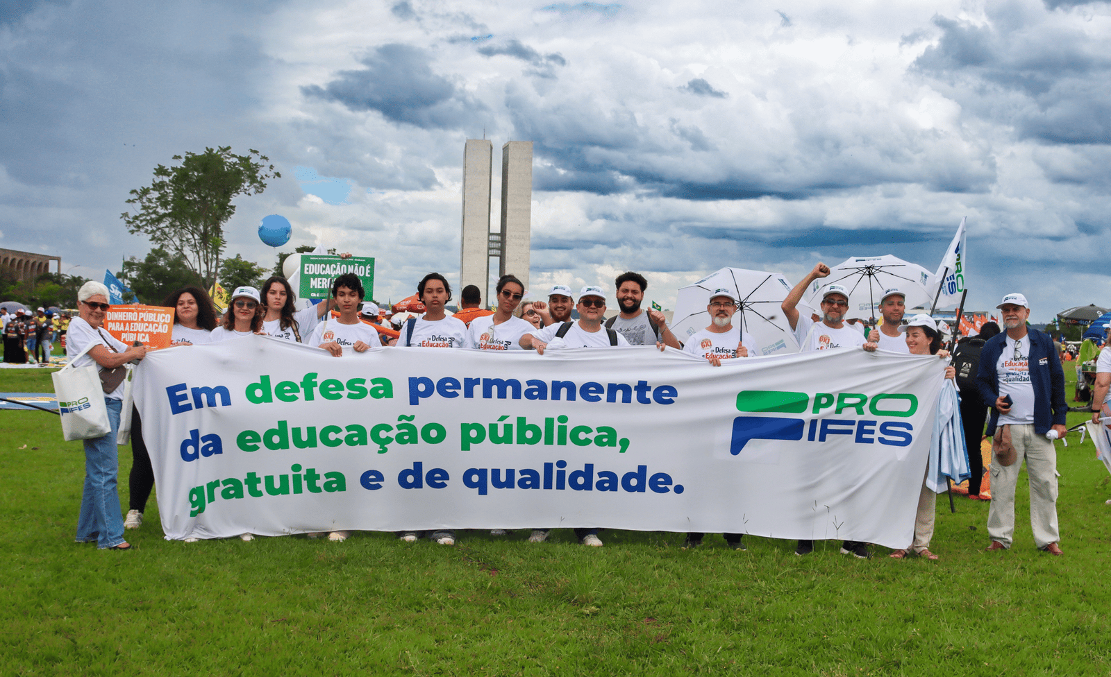 PROIFES une forças com Centrais Sindicais pelo direito à negociação coletiva no serviço público