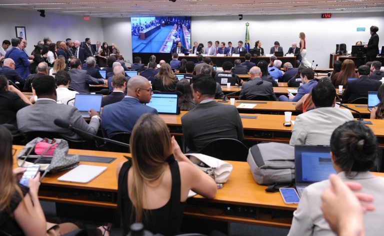 PEC da 6×1 será votada na próxima segunda