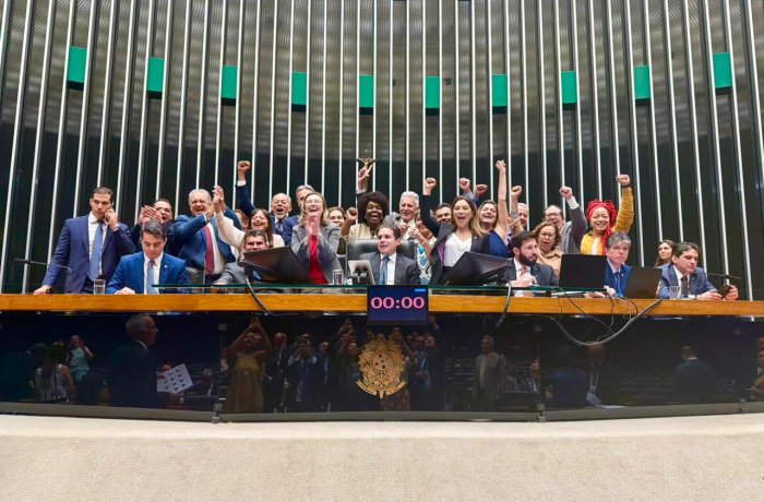 Câmara aprova novo piso do magistério público