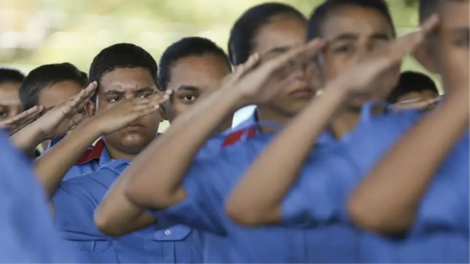 Sem definição sobre constitucionalidade, escolas militarizadas sextuplicam no Brasil em sete anos