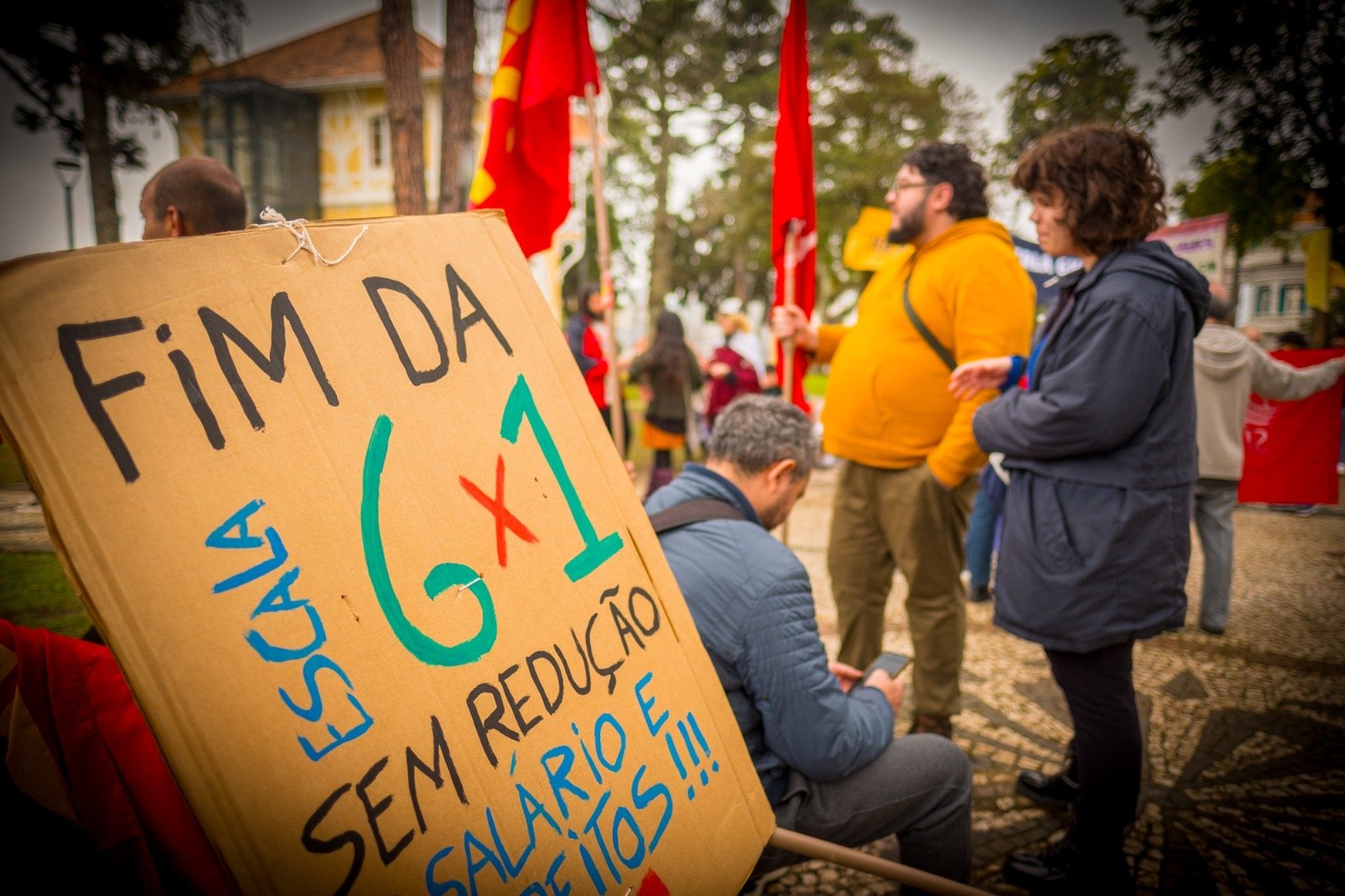 Manifestações pelo fim da 6X1 ocorrem em todo o país. Relatório deve sair nesta segunda (25)