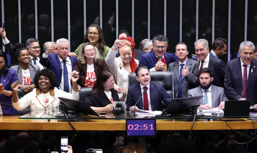 Redução da Jornada 6X1: Com aprovação na Câmara, a pressão agora é no Senado
