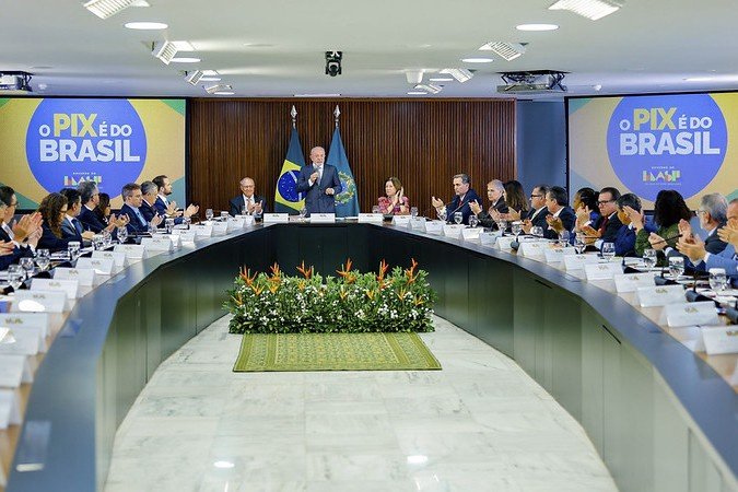 Entregas do MEC são apresentadas em reunião ministerial