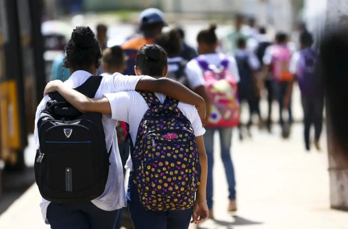 Protocolo contra racismo e discriminação nas escolas avança no Senado