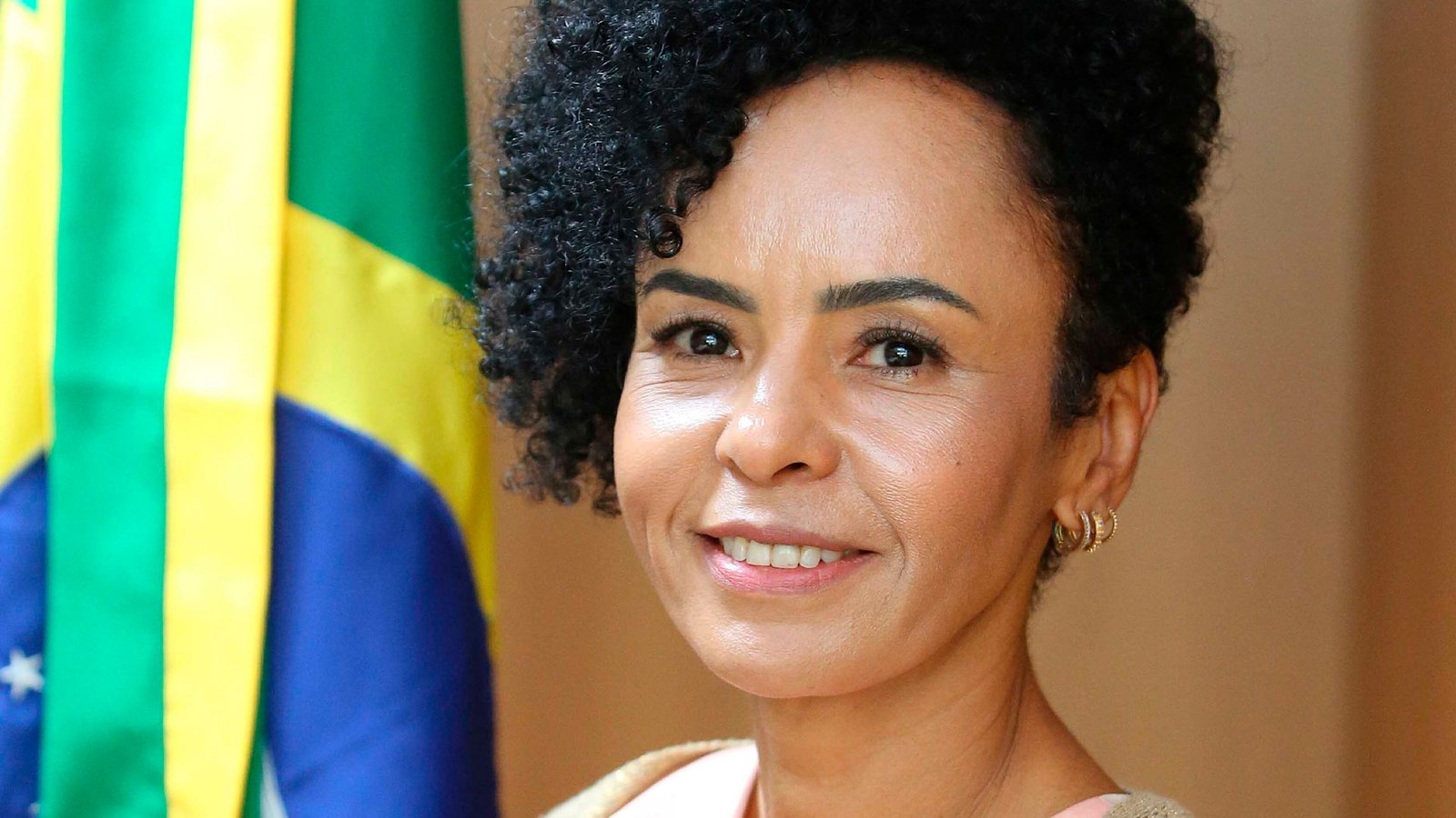 PROIFES endossa nota da contee e repúdia ataques racistas contra Zara Figueiredo